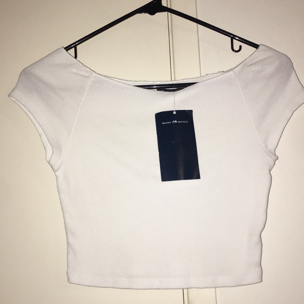 Brandy Melville Off shoulder crop